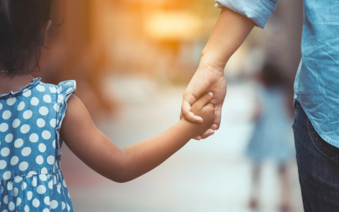 Родителям сохранят детские пособия при досрочном выходе из декрета